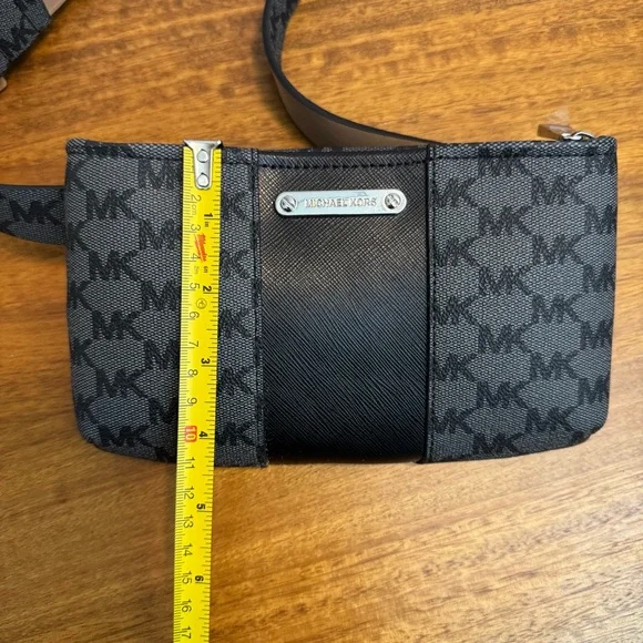 NEW! Michael Kors Women's Belt Bag - Picture 4 of 8